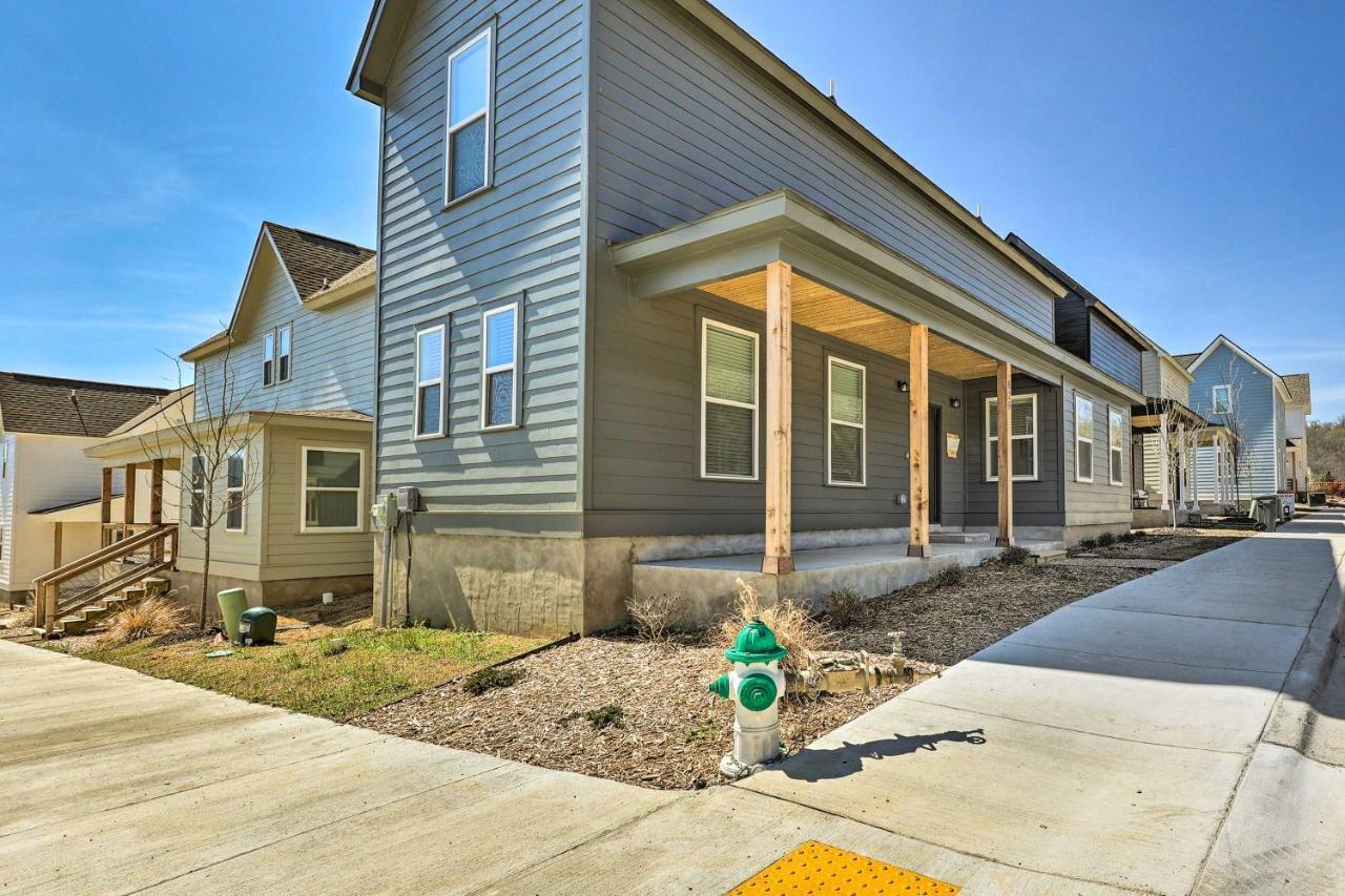 Convenient Fayetteville Home - 3 Mi To Town! 외부 사진